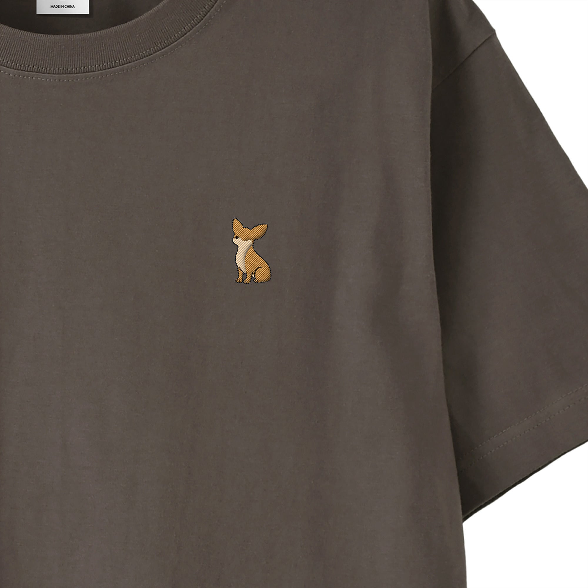 Tシャツ "チワワ レッド" charcoal image